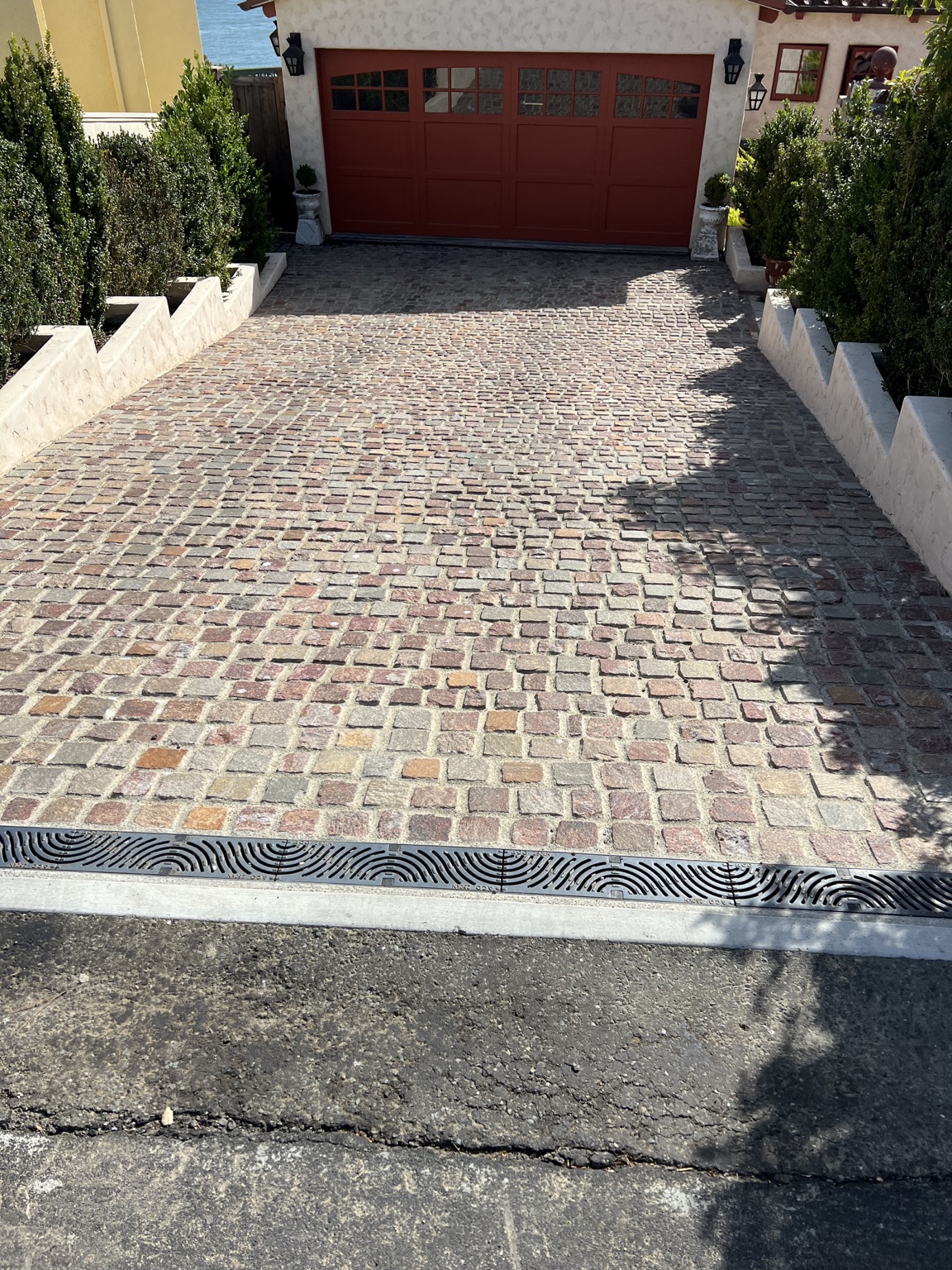 Cobblestone Driveway with Drainage